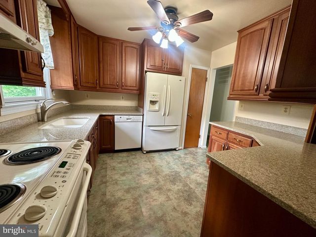 10955 LAWRENCE DR, Waldorf, MD 20603