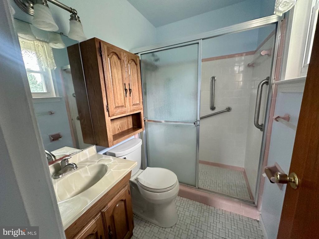 Image 14 of property listing at 10955 LAWRENCE DR, Waldorf, MD 20603