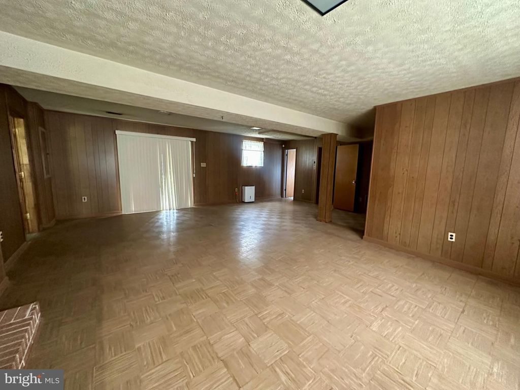 Image 18 of property listing at 10955 LAWRENCE DR, Waldorf, MD 20603