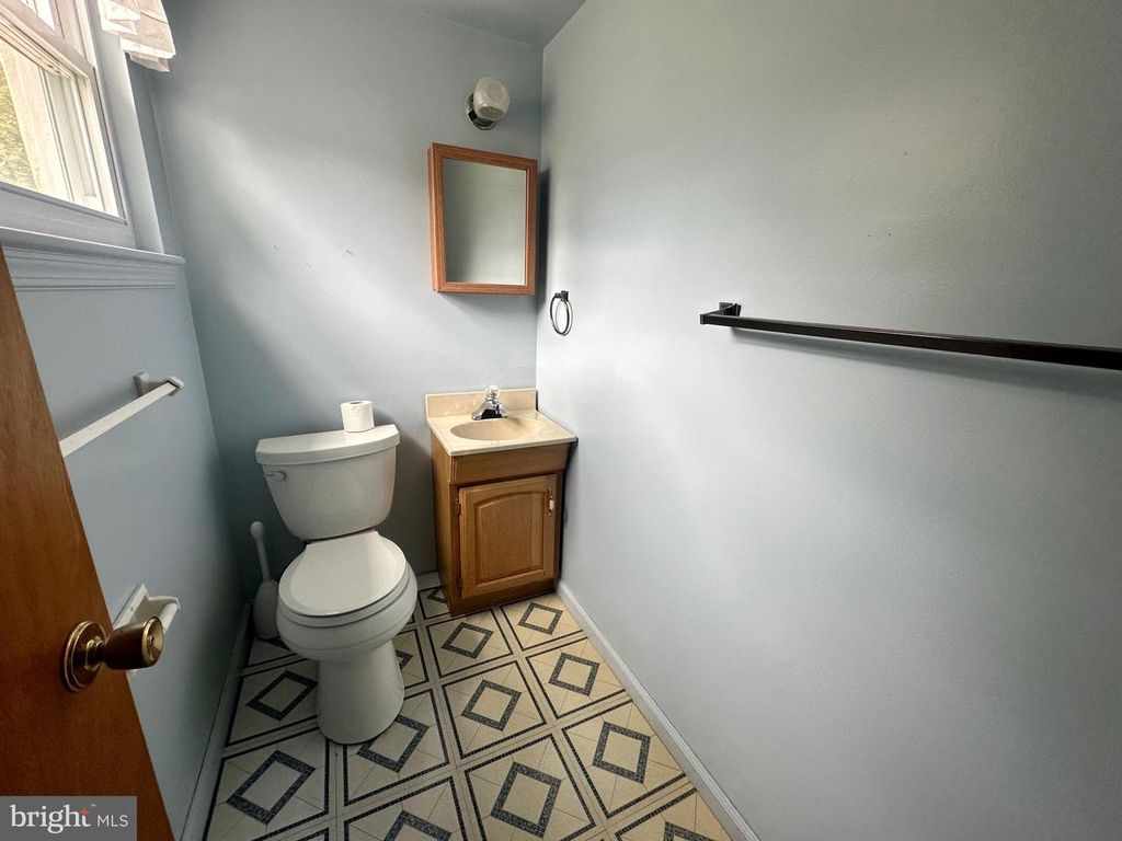 Image 26 of property listing at 10955 LAWRENCE DR, Waldorf, MD 20603