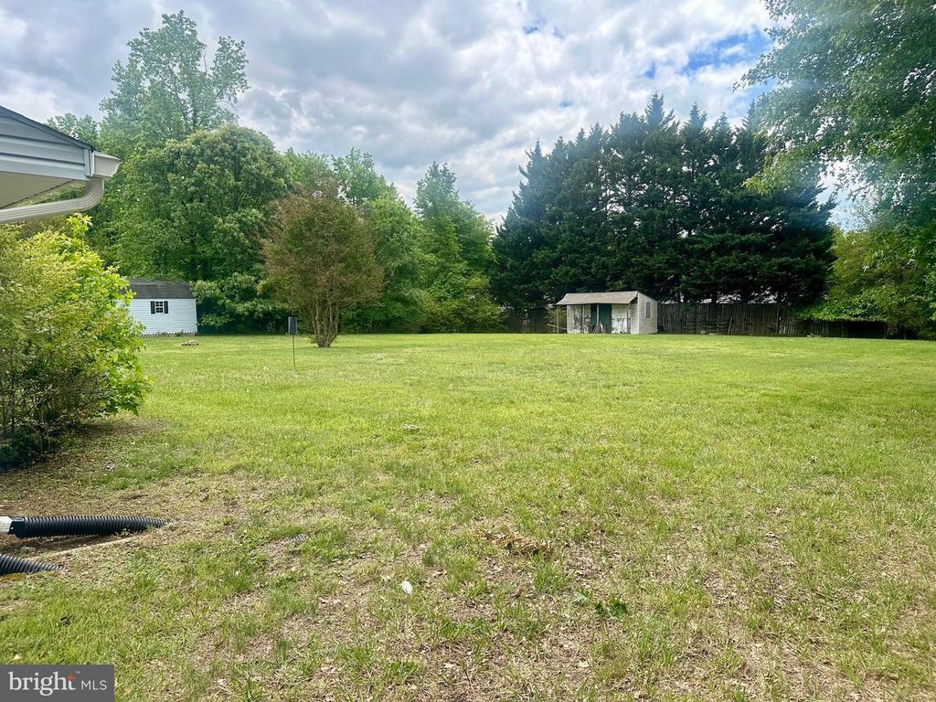 Image 27 of property listing at 10955 LAWRENCE DR, Waldorf, MD 20603