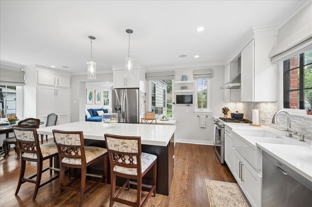 419 Provident Avenue, Winnetka, IL 60093