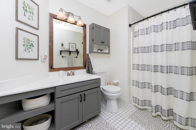 47 BARRY DR, Mantua, NJ 08051