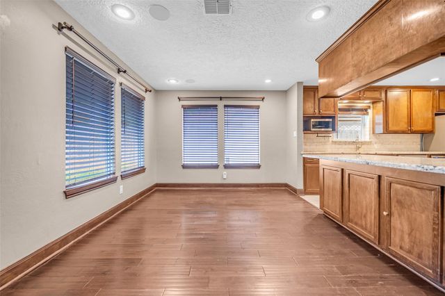 95 Paradise Valley Drive, Conroe, TX 77304