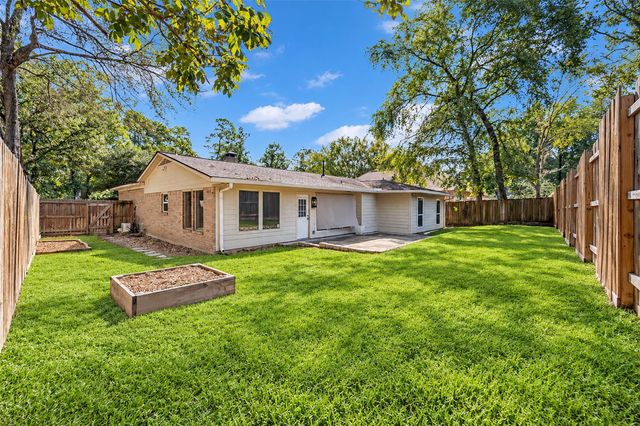 95 Paradise Valley Drive, Conroe, TX 77304
