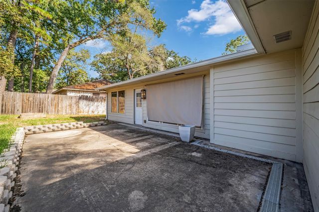 95 Paradise Valley Drive, Conroe, TX 77304