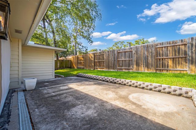 95 Paradise Valley Drive, Conroe, TX 77304