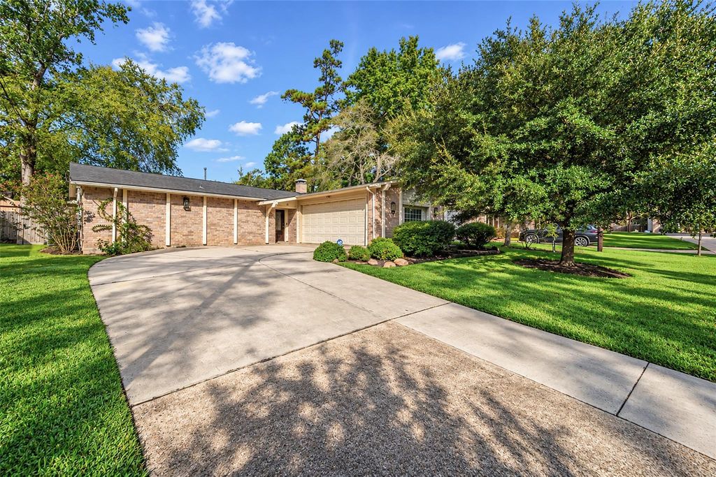 95 Paradise Valley Drive, Conroe, TX 77304