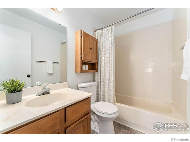 2620 Denver Avenue, Longmont, CO 80503