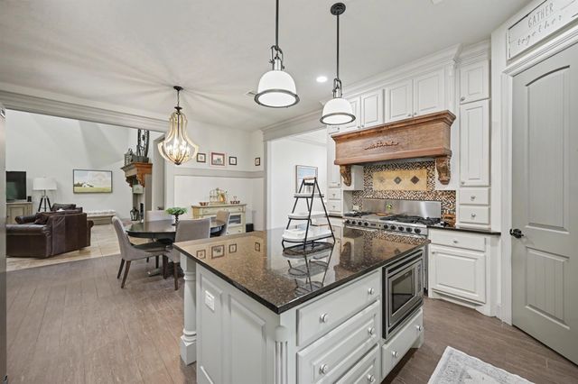 1833 Leela Springs Drive, Conroe, TX 77304