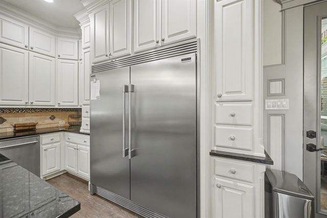 1833 Leela Springs Drive, Conroe, TX 77304