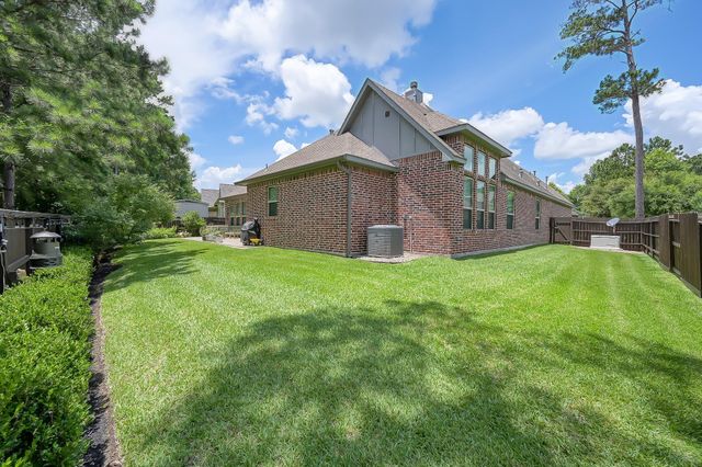 1833 Leela Springs Drive, Conroe, TX 77304