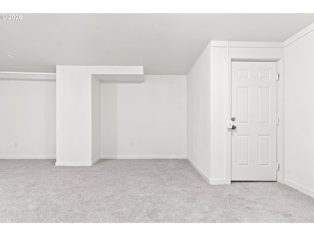 12601 Se MARKET St, Portland, OR 97233