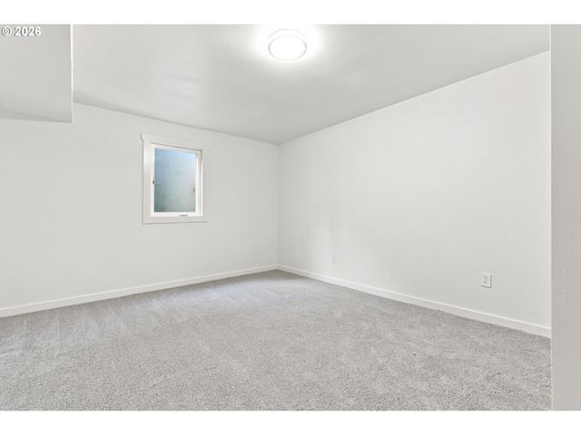 12601 Se MARKET St, Portland, OR 97233