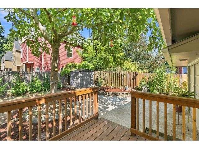 12601 Se MARKET St, Portland, OR 97233
