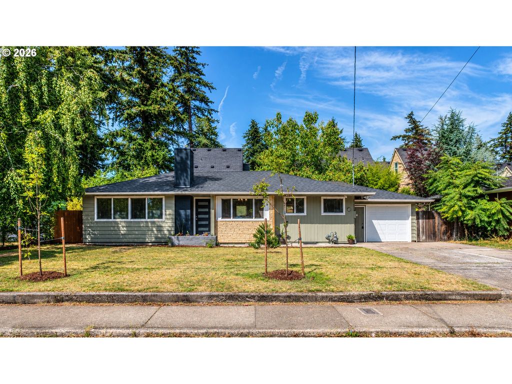 12601 Se MARKET St, Portland, OR 97233
