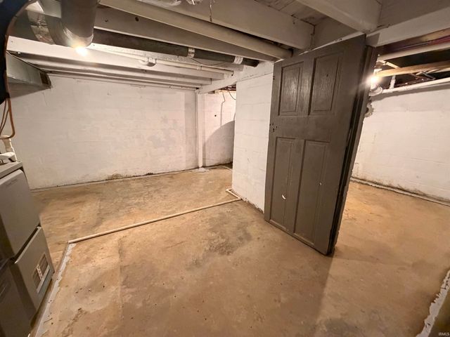 11592 E Main Street, Owensburg, IN 47453