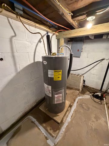 11592 E Main Street, Owensburg, IN 47453