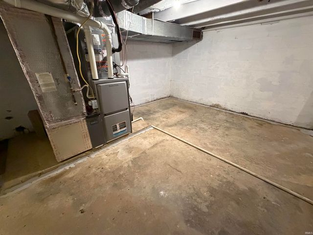 11592 E Main Street, Owensburg, IN 47453