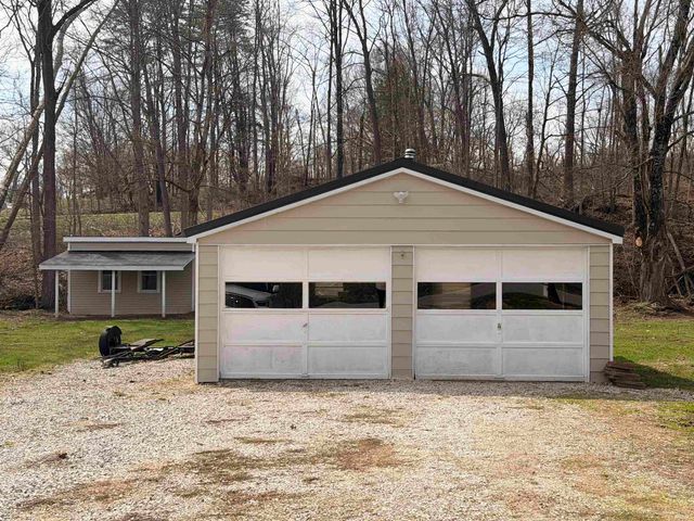 11592 E Main Street, Owensburg, IN 47453