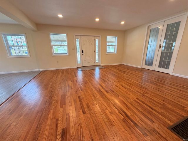 11592 E Main Street, Owensburg, IN 47453