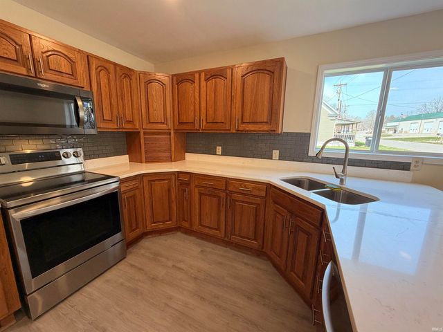 11592 E Main Street, Owensburg, IN 47453