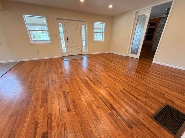 11592 E Main Street, Owensburg, IN 47453