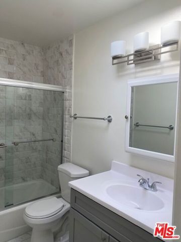 2038 Holly Drive, Los Angeles, CA 90068