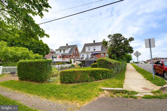 1402 BROOKE BLVD, Reading, PA 19607
