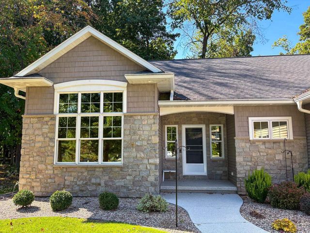 1911 TIMBERLINE DRIVE, Oshkosh, WI 54904