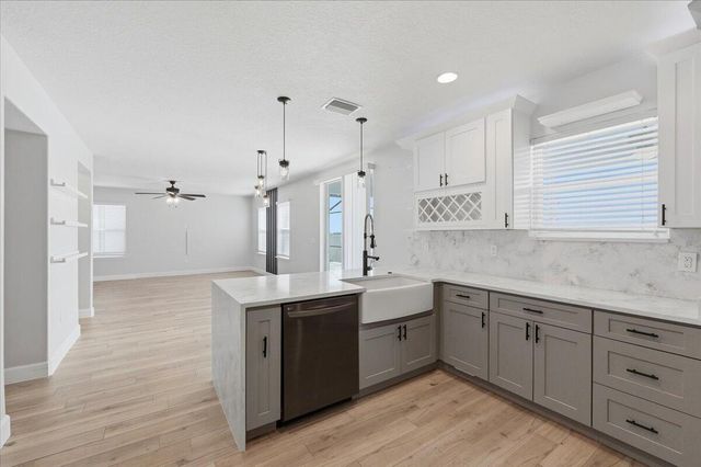 9012 ORANGE BLOSSOM Loop, Haines City, FL 33844
