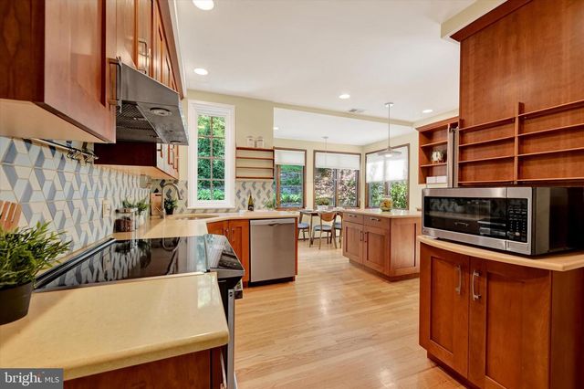 511 EDGEVALE RD, Baltimore, MD 21210