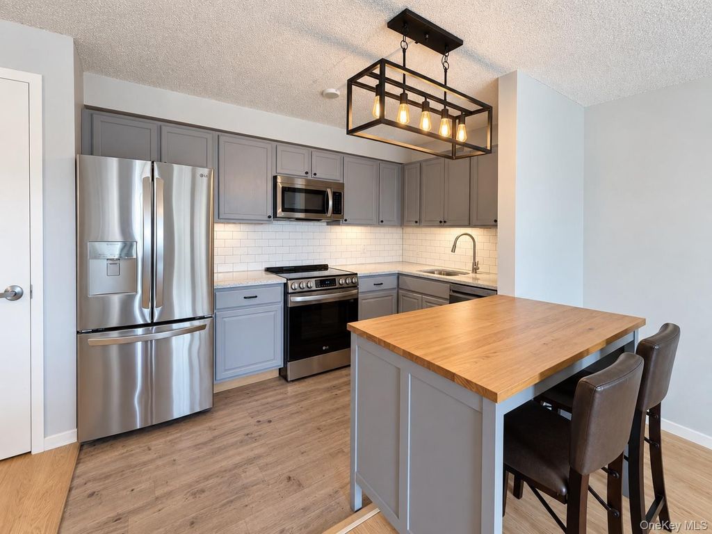 260 Beach 81st Street 3D, Rockaway Beach, NY 11693 — exterior