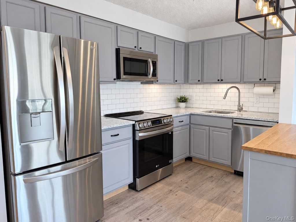 260 Beach 81st Street 3D, Rockaway Beach, NY 11693 — photo 5