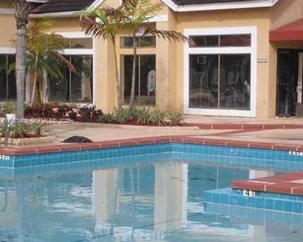 15591 SW 105th Ter 515, Miami, FL 33196