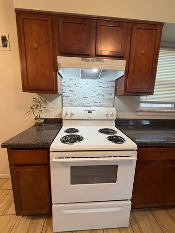 312 E 83rd Street 1, Chicago, IL 60619
