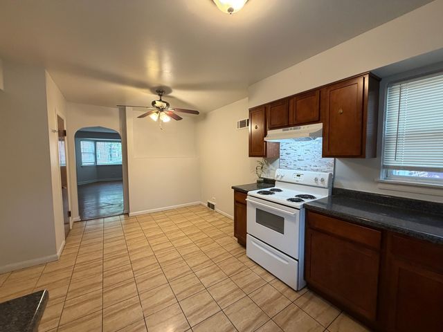 312 E 83rd Street 1, Chicago, IL 60619