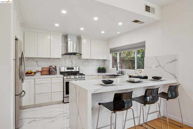65 Seagull Dr, Richmond, CA 94804