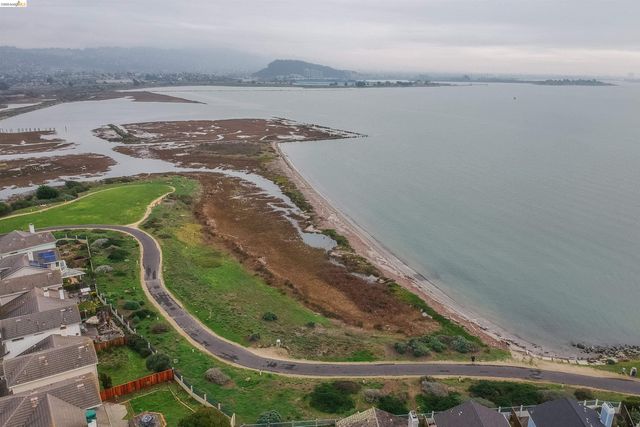 65 Seagull Dr, Richmond, CA 94804