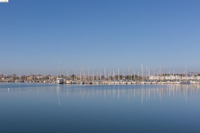 65 Seagull Dr, Richmond, CA 94804