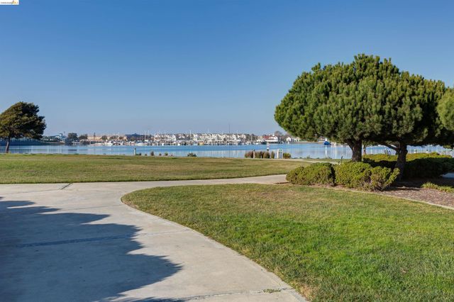 65 Seagull Dr, Richmond, CA 94804