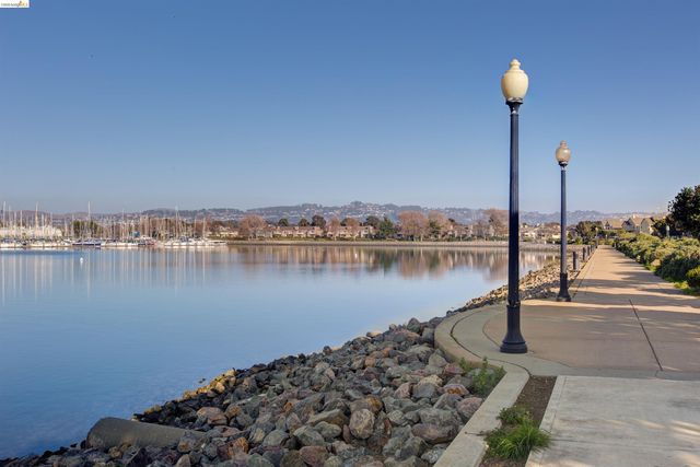 65 Seagull Dr, Richmond, CA 94804