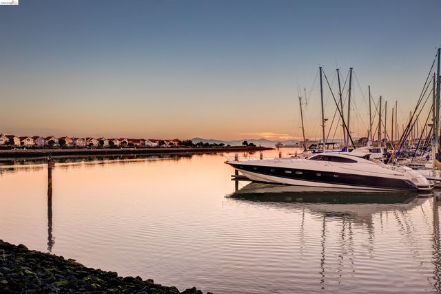 65 Seagull Dr, Richmond, CA 94804