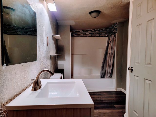 2004 Prairie Avenue, Fort Worth, TX 76164