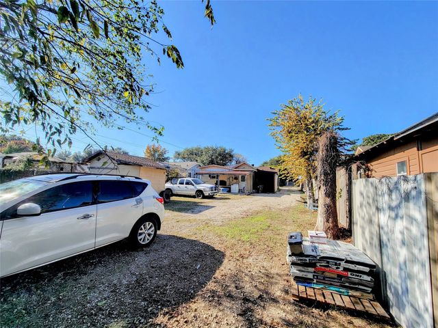 2004 Prairie Avenue, Fort Worth, TX 76164