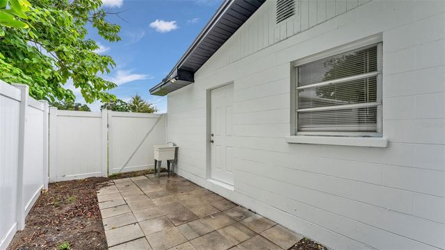 1805 ELK DRIVE, Lakeland, FL 33801