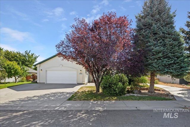 1050 Pahsimeroi Dr, Twin Falls, ID 83301