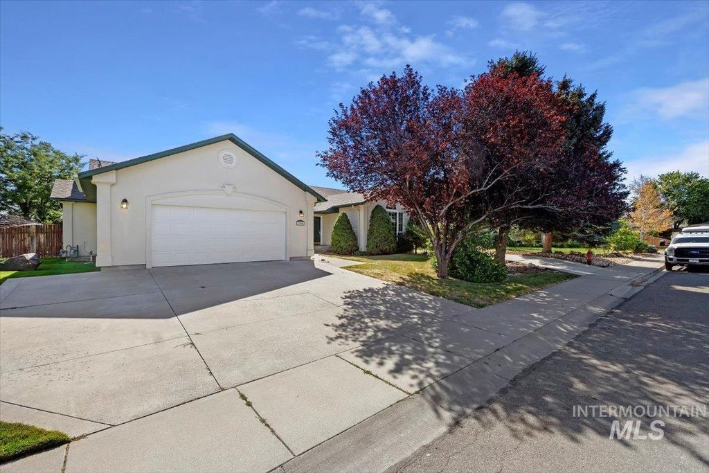 1050 Pahsimeroi Dr, Twin Falls, ID 83301