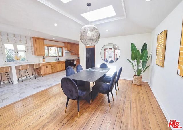 1522 Pandora Avenue, Los Angeles, CA 90024