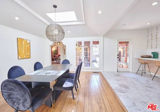 1522 Pandora Avenue, Los Angeles, CA 90024